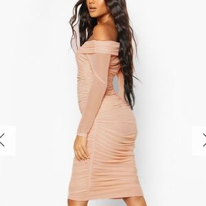 Beautiful Ruched Dress 👗
